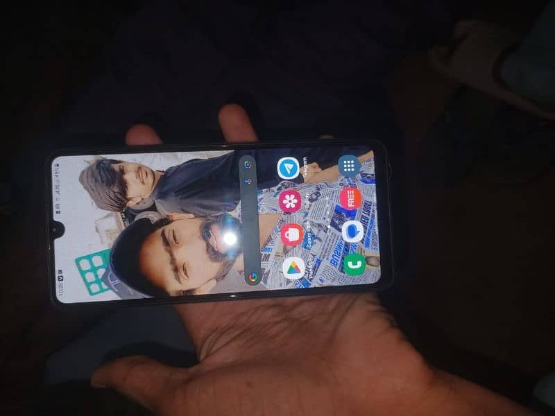 Samsung a32 all oky with box chagr mobile number 03700332320 6