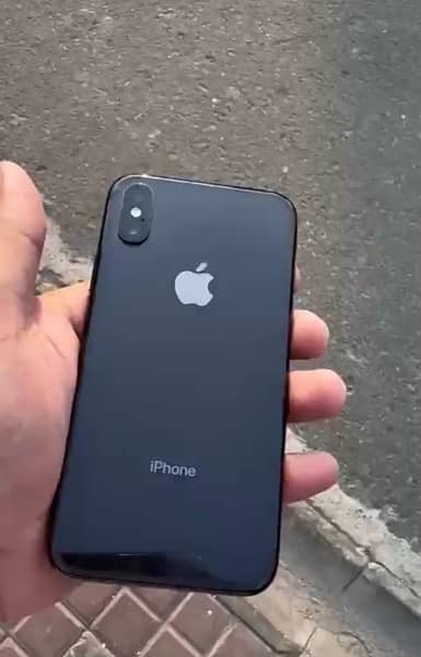 iPhone Xs 64GB FACTORY UNLOCK 4