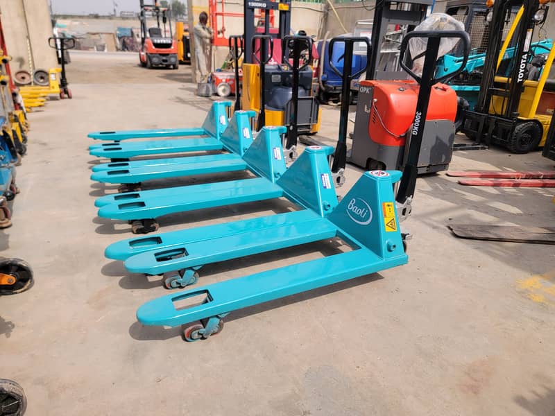 BAOLI 3 Ton Manual Hand Pallet Trucks Lifters Forklifts for Sale in 0