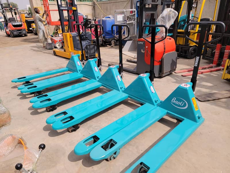 BAOLI 3 Ton Manual Hand Pallet Trucks Lifters Forklifts for Sale in 11