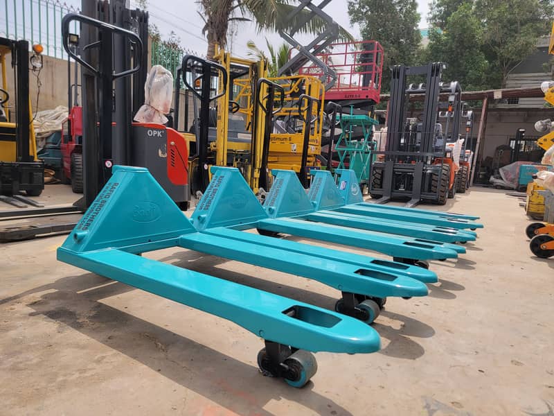 BAOLI 3 Ton Manual Hand Pallet Trucks Lifters Forklifts for Sale in 14