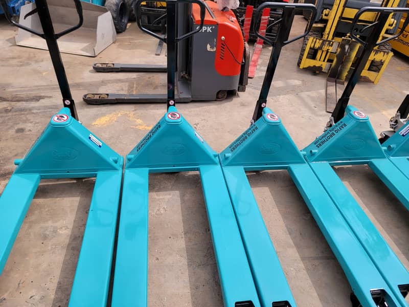 BAOLI 3 Ton Manual Hand Pallet Trucks Lifters Forklifts for Sale in 16