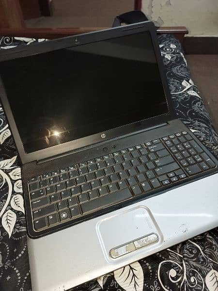 HP laptop size 14×8 Inch's 1