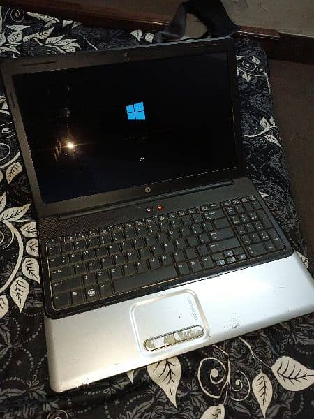 HP laptop size 14×8 Inch's 3