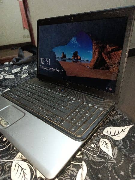 HP laptop size 14×8 Inch's 5