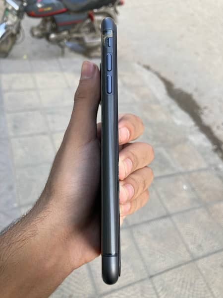 Iphone 11 dual pta 128 GB 3