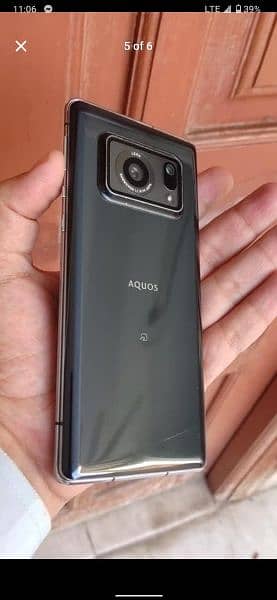 Aquos R6 3