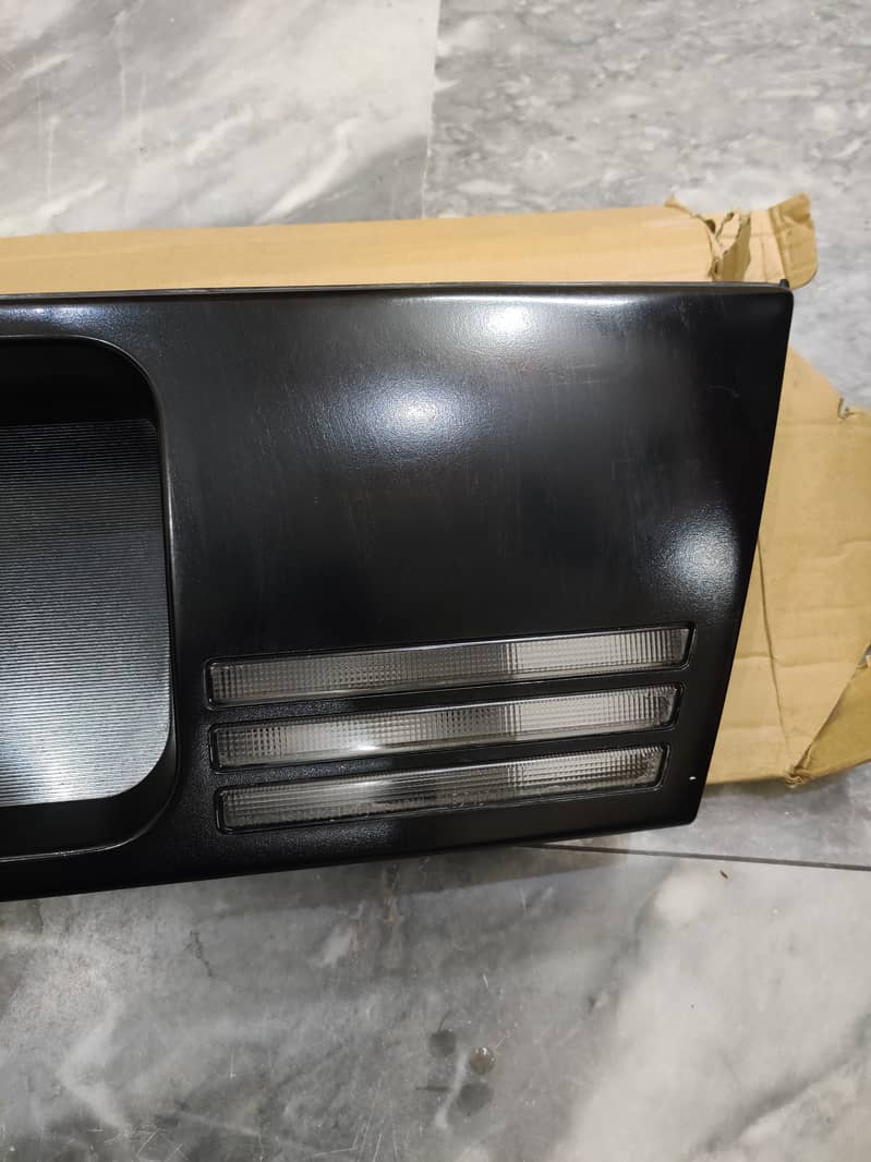 Suzuki marglla Trunk Garnish for sale 7