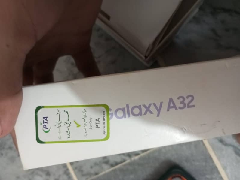 samsung A32 with box 8