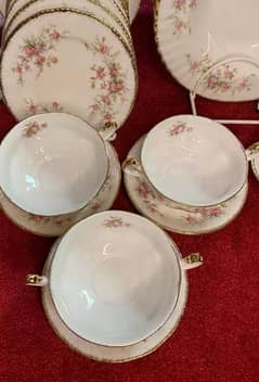 dinner set and tea set