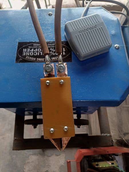 spot welding machine 18