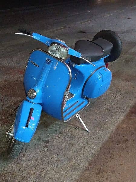 vespa super  brand new 0