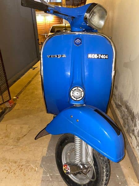 vespa super  brand new 8