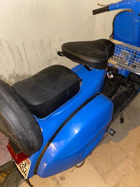 vespa super  brand new 9