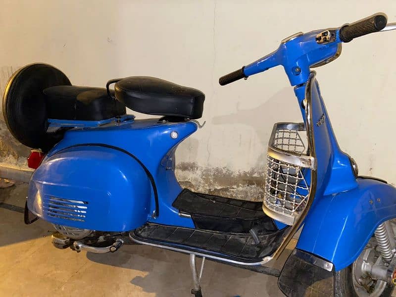 vespa super  brand new 10