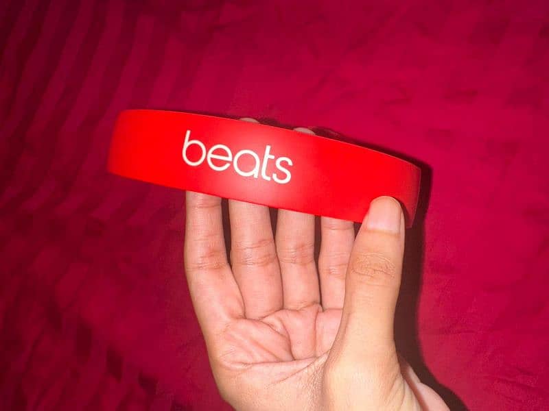 Beats Solo 3 6