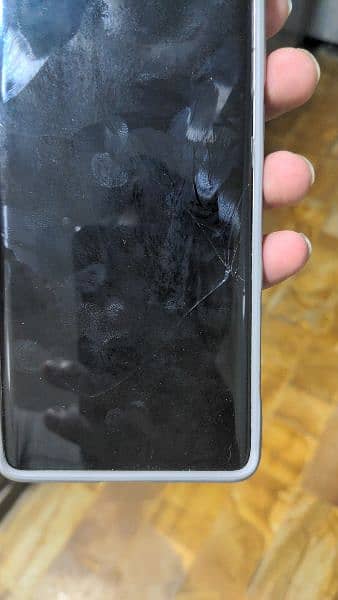 Pixel 7 Pro 128GB Front glass crack 2