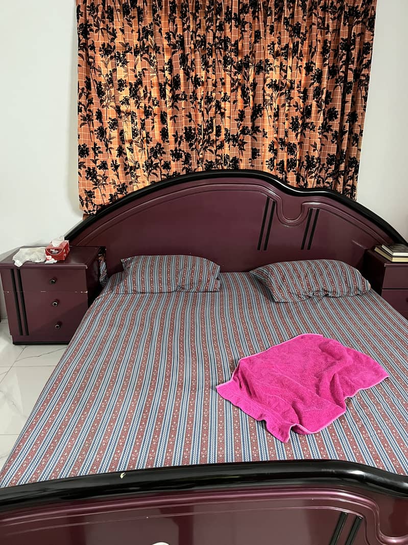 King size bed set, wardrobe and dressing table 0