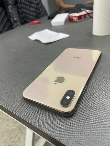 IPHONE XS 64gb 0