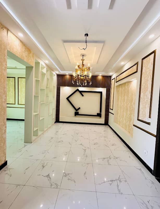 5 Marla Brand New house For Sale Direct Meeting With Owner In Park View City Lahore. 0