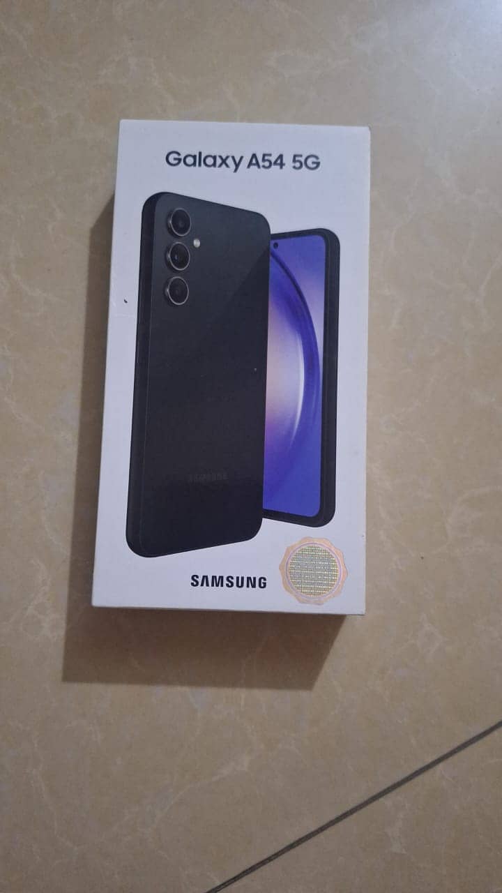 A54 samsung smart phone 10/10 with box 0