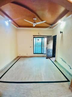 5 maroa upper portion for rent for family in johar town