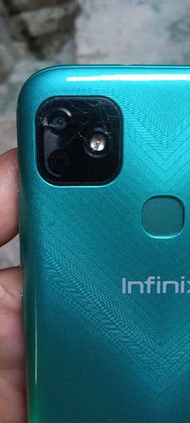 infinix smart HD ram 2/32 4