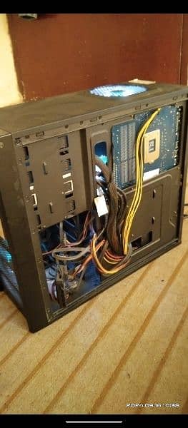 Lush condition gaming pc only use 3 months 5