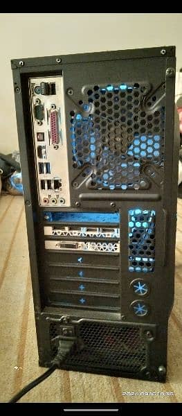 Lush condition gaming pc only use 3 months 6