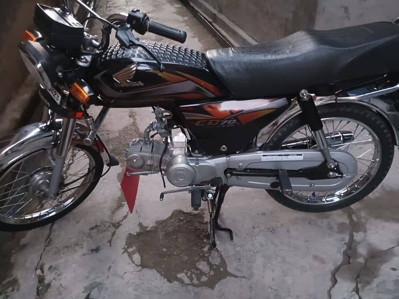 Honda CD 70 (2023+2022) model (03025424537) 3