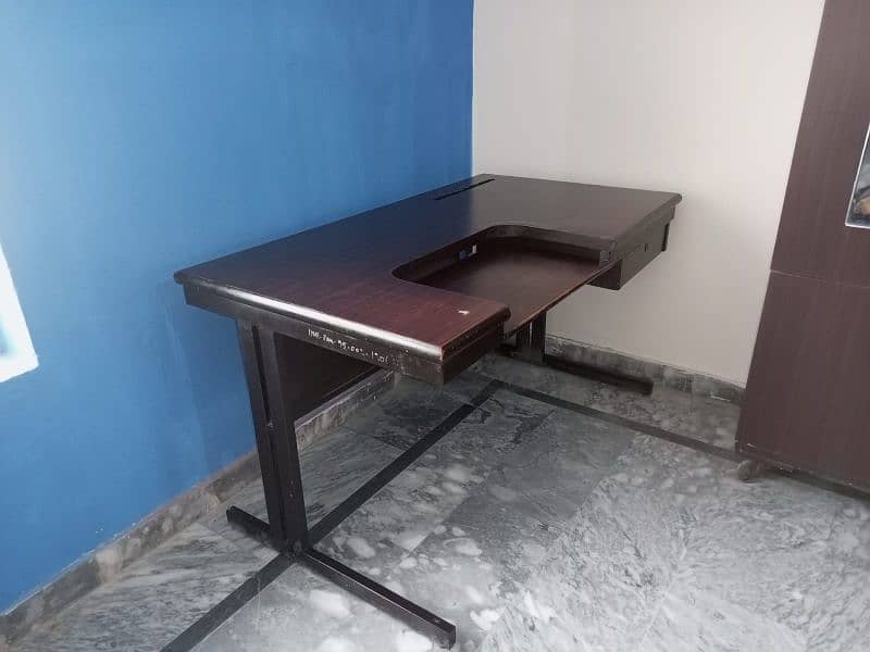 Office/computer Table 2