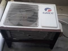 GREE Split AC 01 ton in v good condition