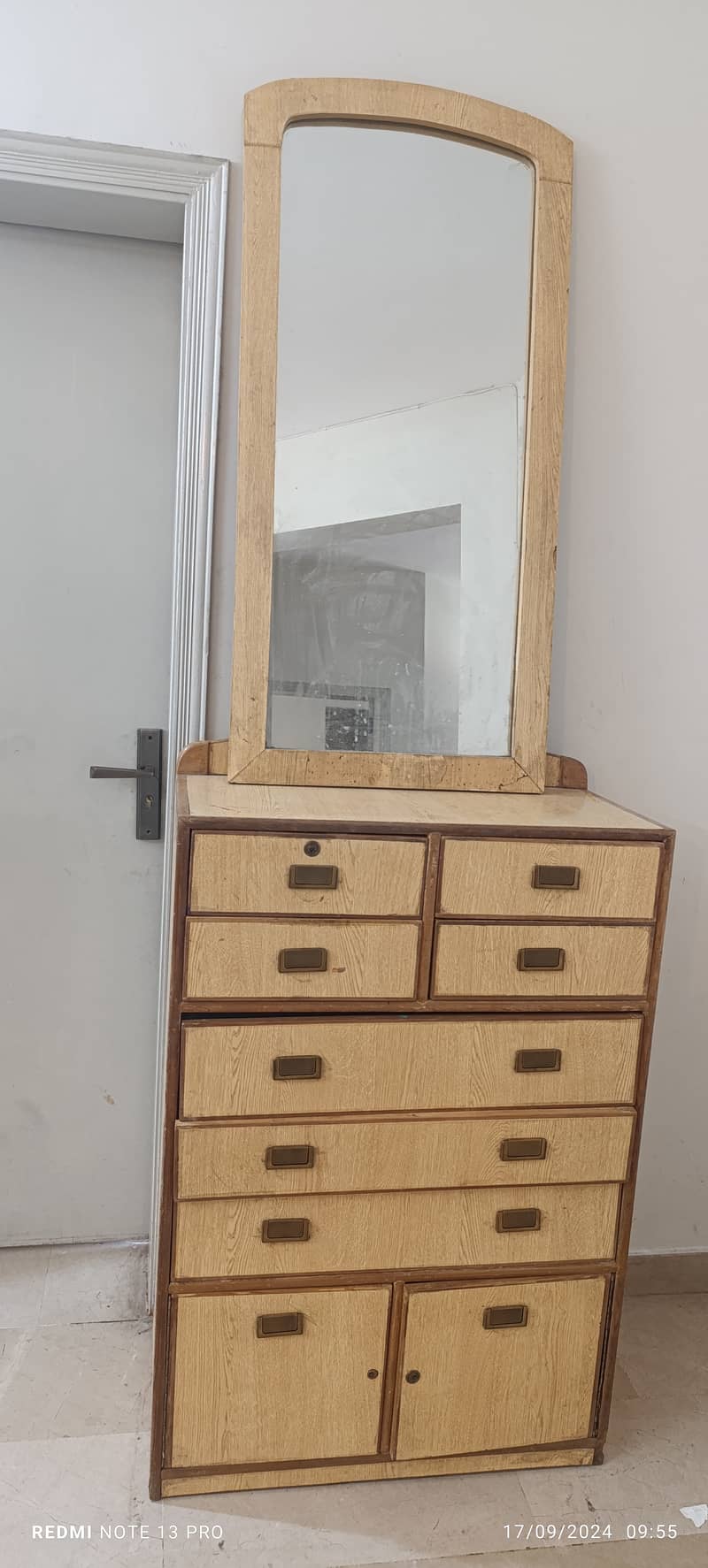 Chest of Drawer  Mirror and Lamps 3