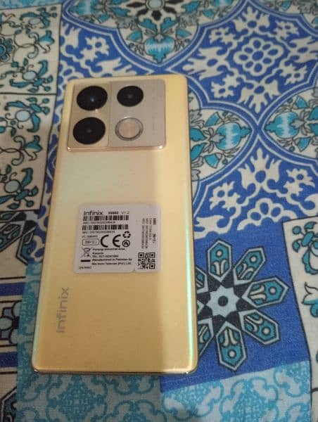 infinix note 40 pro Golden colour 0