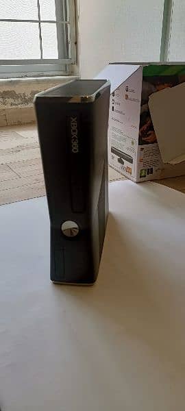 Xbox 360 Slim with 2 wireless controllers 2