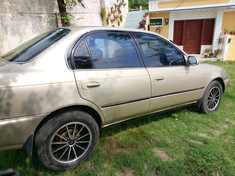 Toyota Corolla GLI 1998 13