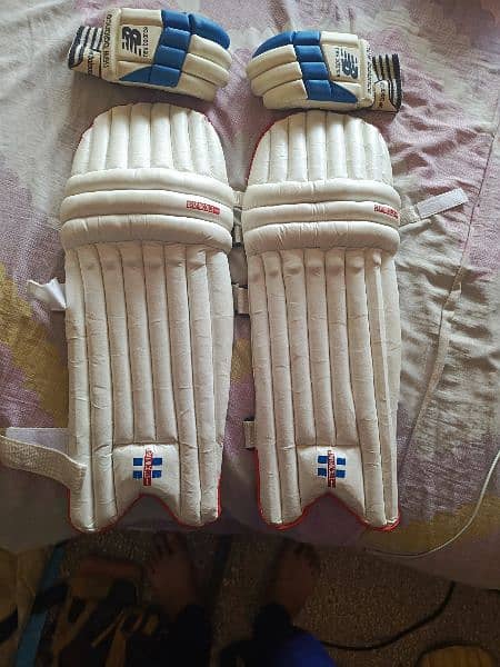 criket pads with glaves for sale 2