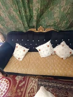 brand new 5 seater sofa. 10 months pehle bna hai. bilkul fresh and new