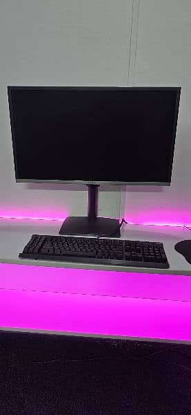 Samsung 28" 4K QLED 10bit color Monitor 8