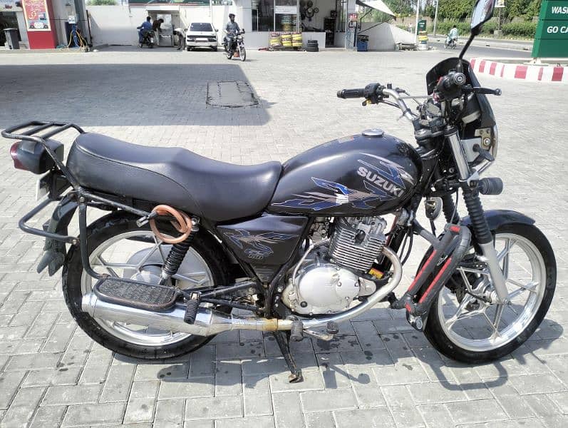 SUZUKI GS 150 SE 3