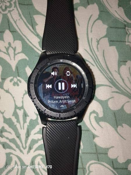 Samsung S3 frontier watch with box and original charging cable 4