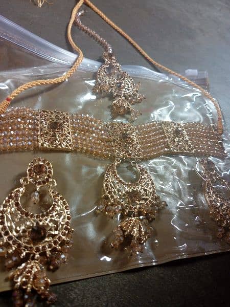 Net saree with bangles and jewellery 14