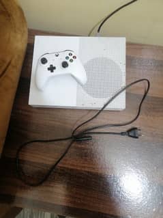 Xbox one 500 GB With Gta 5