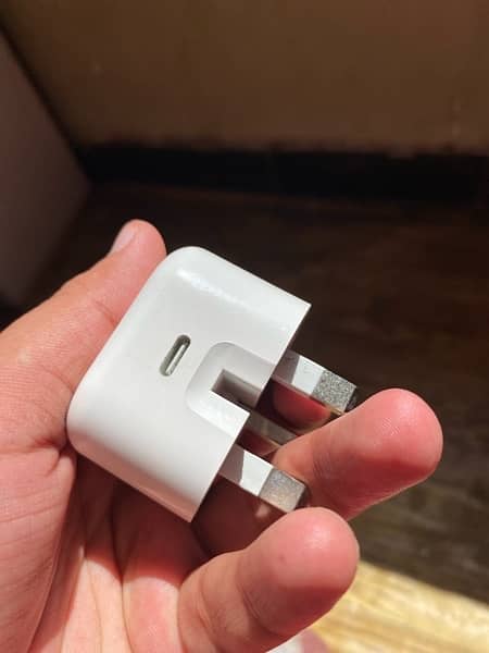 iPhone 20 watt charger 1