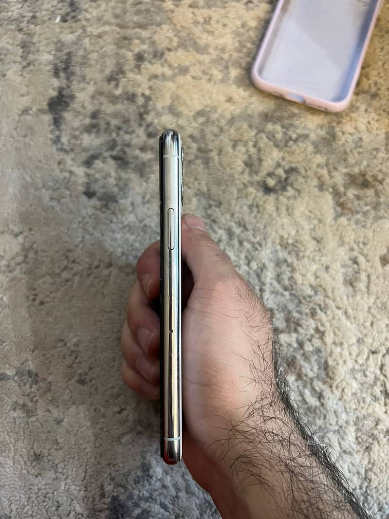 iPhone 11 Pro 256 GB PTA Approved in 9.5/10 condition 2