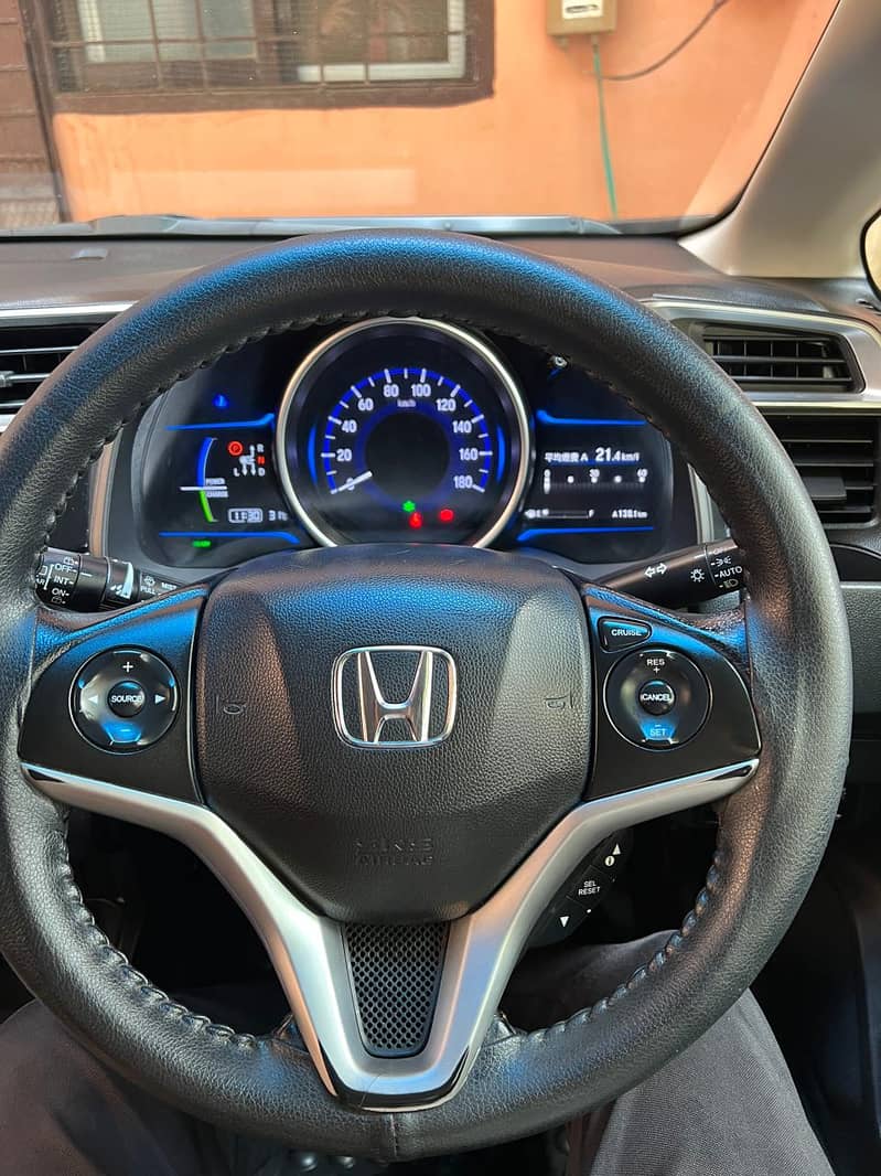 Honda Fit 2014 hybrid 17