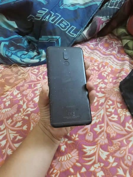 I am selling huawei mate 10 lite 4GB ram 64GB rom 3