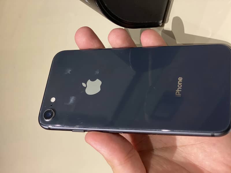 iPhone 8 64 GB - Non PTA 1