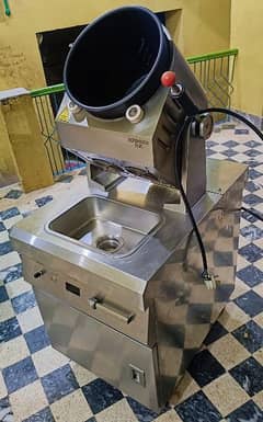 Automatic restaurant cooking machine