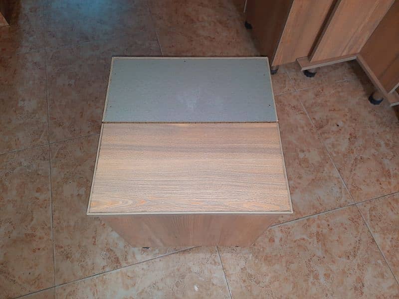 DINING TABLE AND SITTING BOX 2